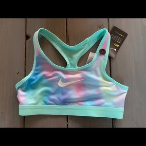 NWT - Nike reversible sports bra